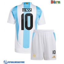 Fotballdrakt Barn Argentina Lionel Messi #10 Hjemmedraktsett Copa America 2024 Kortermet (+ Korte bukser)
